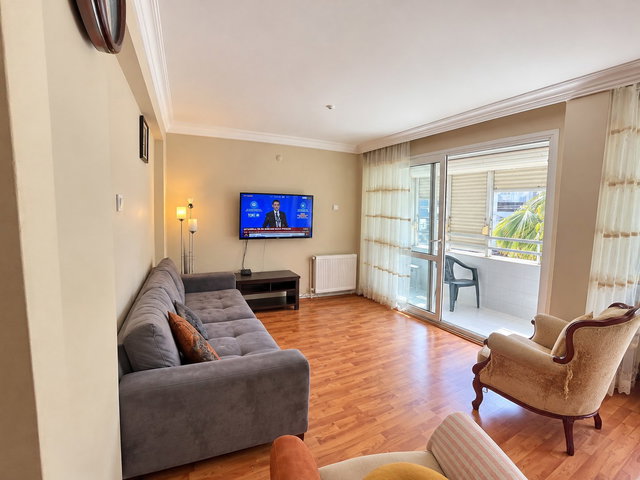 KONAK SAHİLE YAKIN İKİ CEPHEDE ÖNÜ KAPANMAZ SATILIK DAİRE