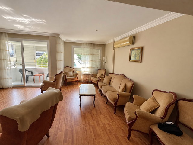 KONAK SAHİLE YAKIN İKİ CEPHEDE ÖNÜ KAPANMAZ SATILIK DAİRE