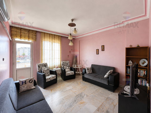 REMAX AVLU'DAN CUMHURİYET MAH.'DE SATILIK 4+1 DAİRE
