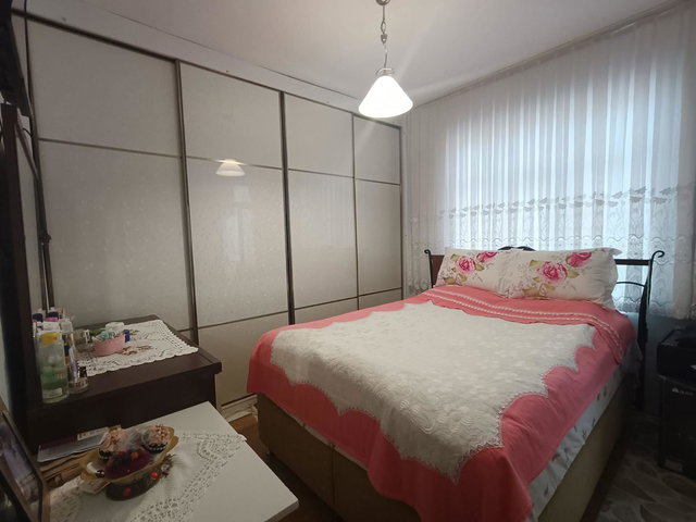 FEVZİÇAKMAK MH. MERKEZİ KONUMDA 24 M2 ARSA PAYLI 2+1 DAİRE