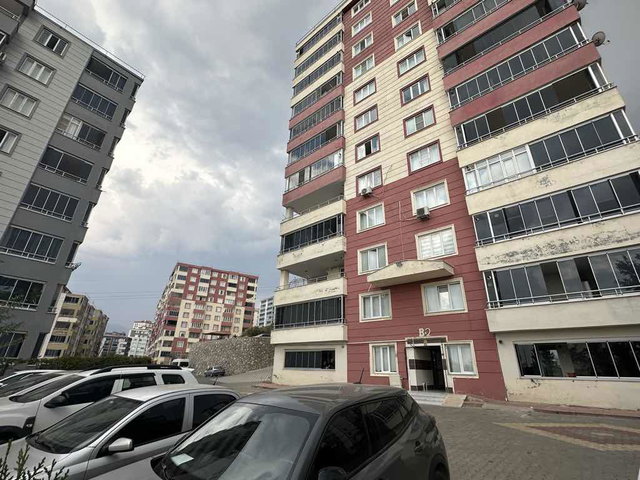 RE/MAX YENİ GAYRIMENKUL’DEN BOĞAZIÇI MAHALLESI’NDE SATILIK 3 + 1 DAIRE