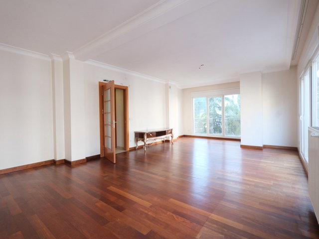 KADIKÖY GÖZTEPE’DE 3+1 | 130 M² BRÜT