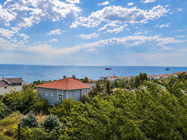 BEYLİKDÜZÜ DEREAĞZI DENİZ MANZARALI BAHÇELİ KİRALIK 5+1 VİLLA