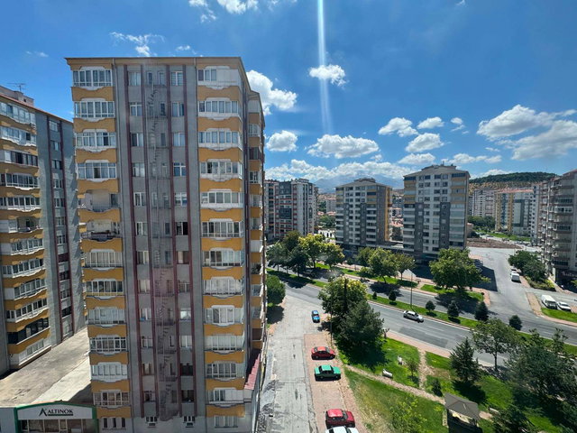 TACETTIN VELI MAHALLESINDE 3+1 KİRALIK 3 CEPHELI GENIŞ DAIRE