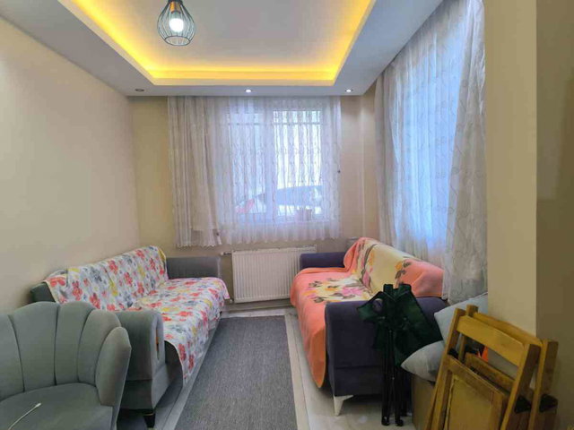 BEYLİKDÜZÜ YAKUPLU DÜZ GİRİŞ 2+1 SATILIK BOŞ DAİRE