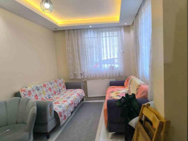 BEYLİKDÜZÜ YAKUPLU DÜZ GİRİŞ 2+1 SATILIK BOŞ DAİRE