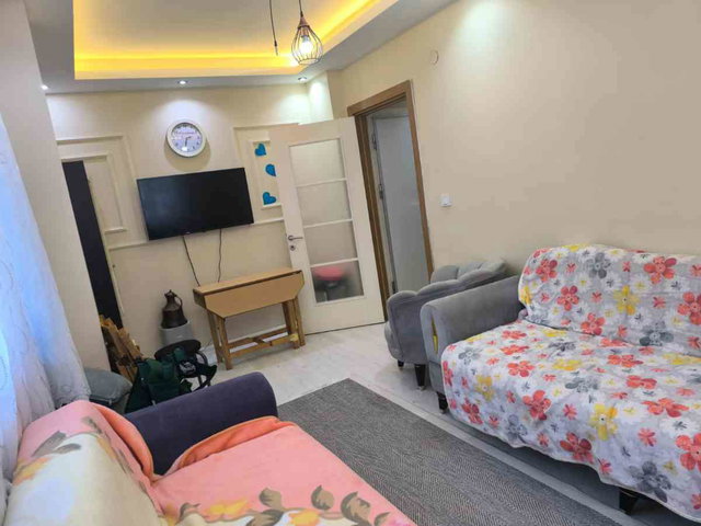 BEYLİKDÜZÜ YAKUPLU DÜZ GİRİŞ 2+1 SATILIK BOŞ DAİRE