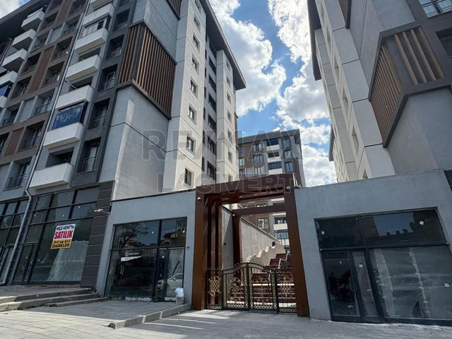 RE/MAX LACİVERT'TEN ŞEHIR MERKEZI'NDE SATILIK 5+1 DUBLEKS DAİRE