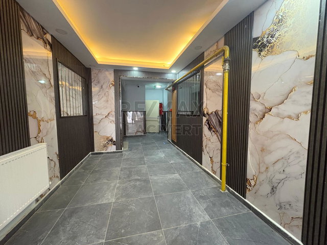 RE/MAX LACİVERT'TEN ŞEHIR MERKEZI'NDE SATILIK 5+1 DUBLEKS DAİRE