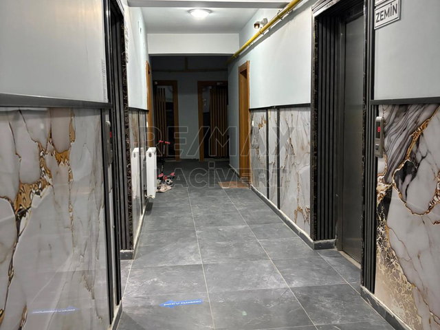 RE/MAX LACİVERT'TEN ŞEHIR MERKEZI'NDE SATILIK 5+1 DUBLEKS DAİRE