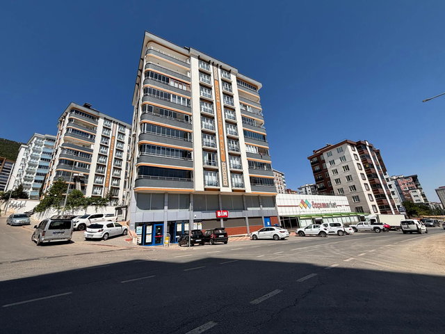 ÖZÇAM SİTESİ’NDE 4+1 | 220 M² BRÜT | 3 CEPHELİ | BALKONLU, MERKEZİ ISITMALI DAİRE