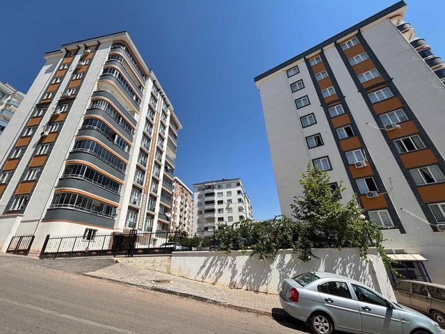 ÖZÇAM SİTESİ’NDE 4+1 | 220 M² BRÜT | 3 CEPHELİ | BALKONLU, MERKEZİ ISITMALI DAİRE