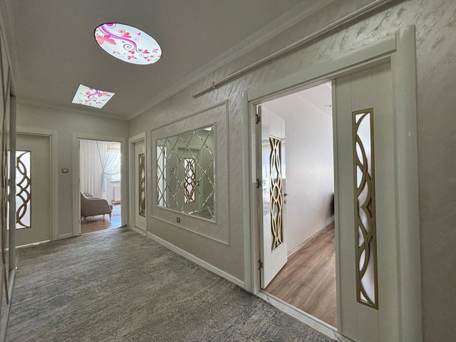 ÖZÇAM SİTESİ’NDE 4+1 | 220 M² BRÜT | 3 CEPHELİ | BALKONLU, MERKEZİ ISITMALI DAİRE