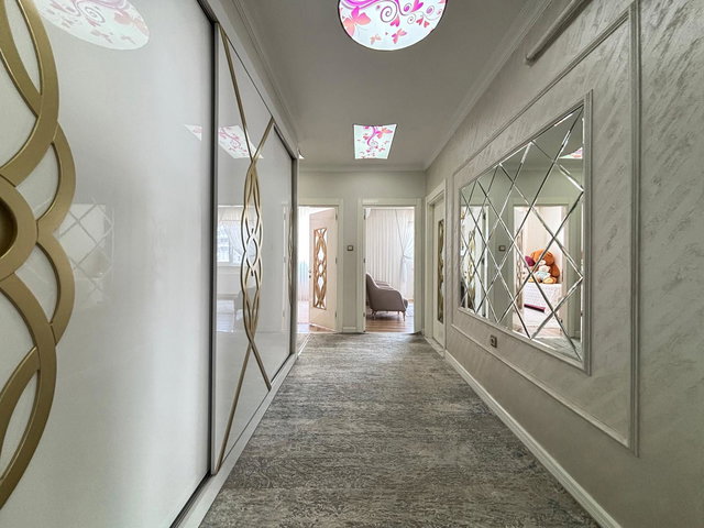 ÖZÇAM SİTESİ’NDE 4+1 | 220 M² BRÜT | 3 CEPHELİ | BALKONLU, MERKEZİ ISITMALI DAİRE