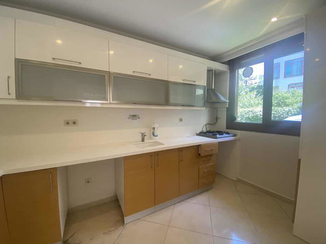 KARTAL YAKACIK ÇARŞI MAH  5+1 KİRALIK VİLLA