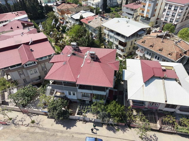 BAHÇELİEVLER’DE 275 M² BRÜT, 6+3 MÜSTAKİL EV | 4 CEPHE, BALKON, KREDİ & TAKAS UYGUN