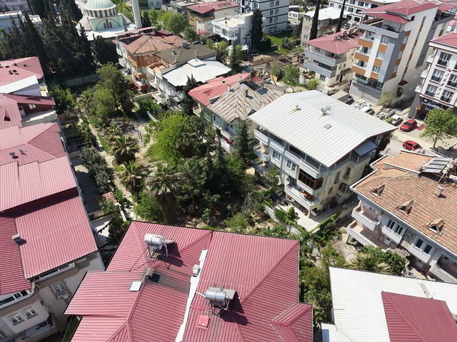 BAHÇELİEVLER’DE 275 M² BRÜT, 6+3 MÜSTAKİL EV | 4 CEPHE, BALKON, KREDİ & TAKAS UYGUN