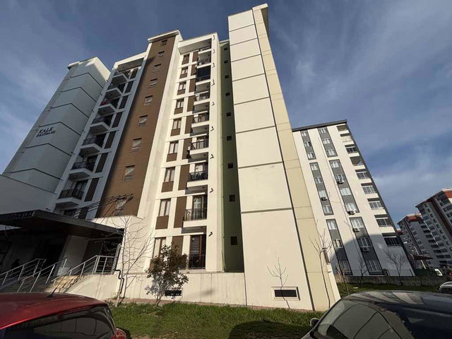 REMAX YENİ'DEN HARİKA KONUMLU EŞYALI BALKONLU KİRALIK 1+1 DAİRE