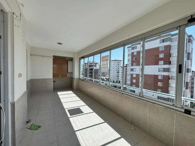REMAX YENİ'DEN HAYDARBEY'DE KİRALIK SİTE İÇİ 4+1 DAİRE