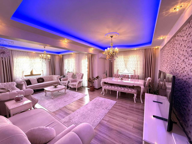RE/MAX İNCİ'DEN MALTEPE MAH. AYŞEGÜL SİTESİ’NDE 3+1 SATILIK DAİRE