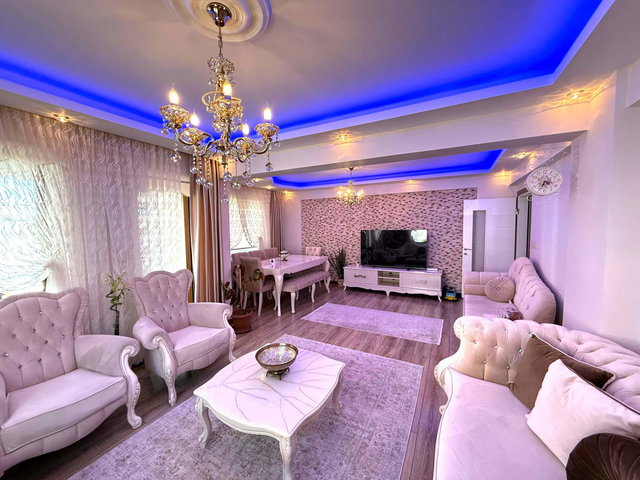 RE/MAX İNCİ'DEN MALTEPE MAH. AYŞEGÜL SİTESİ’NDE 3+1 SATILIK DAİRE