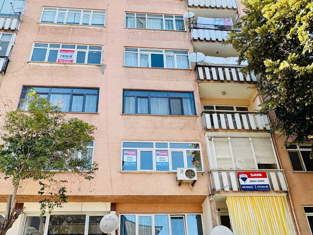 İZMİT MERKEZ’DE | DENİZE YAKIN | CADDE ÜZERİNDE | BALKONLU 2+1