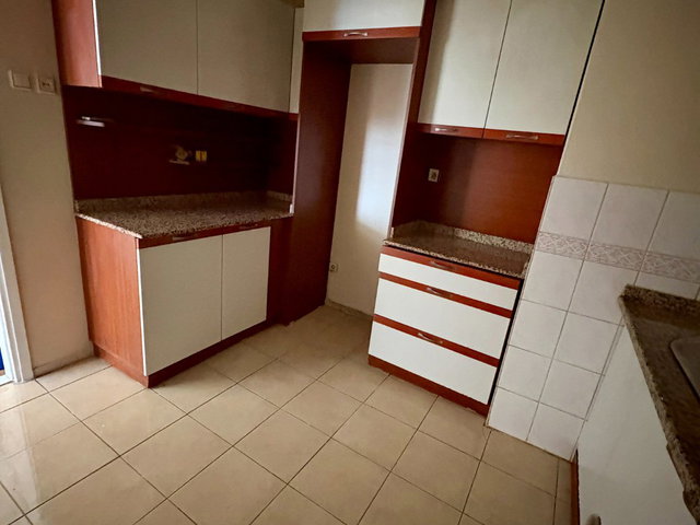 İZMİT MERKEZ’DE | DENİZE YAKIN | CADDE ÜZERİNDE | BALKONLU 2+1