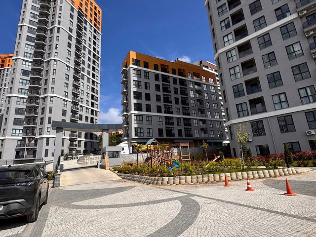 DÜNYA ŞEHIR KARTAL 1 + 1 DENIZ MANZARALI SITE IÇINDE KIRALIK