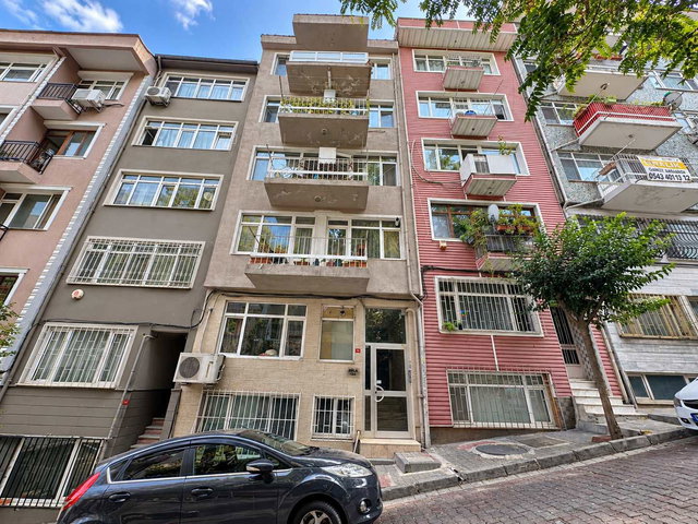 BEŞİKTAŞ’DA NİŞANTAŞINA KOMŞU SATILIK DENİZ MANZARALI 2+1 DAİRE