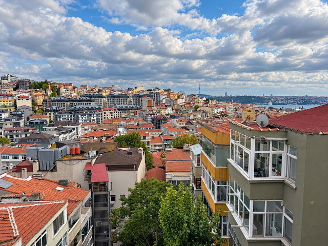 BEŞİKTAŞ’DA NİŞANTAŞINA KOMŞU SATILIK DENİZ MANZARALI 2+1 DAİRE