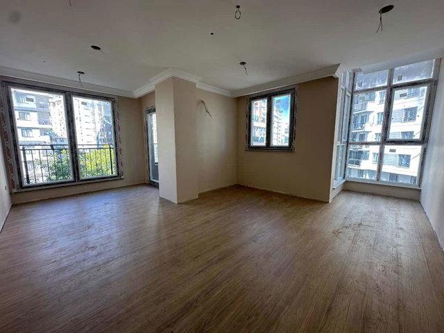 ÇEKMEKÖY TAŞDELEN'DE KIRALIK 3+1 EBEVEYN BANYOLU SIFIR DAIRE