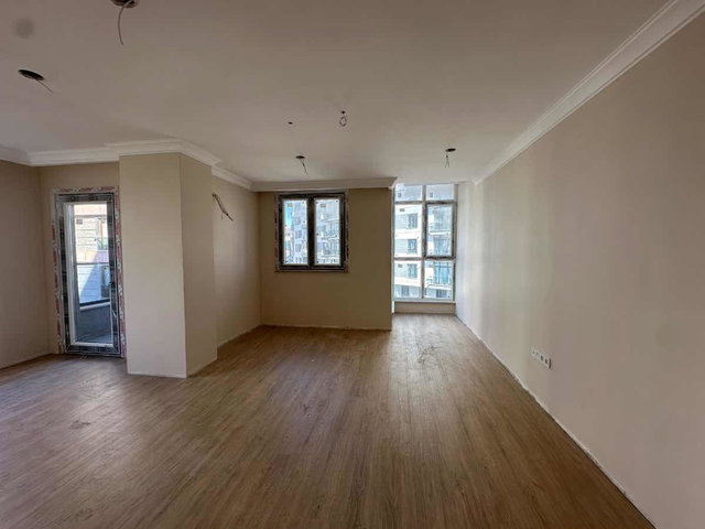 ÇEKMEKÖY TAŞDELEN'DE KIRALIK 3+1 EBEVEYN BANYOLU SIFIR DAIRE
