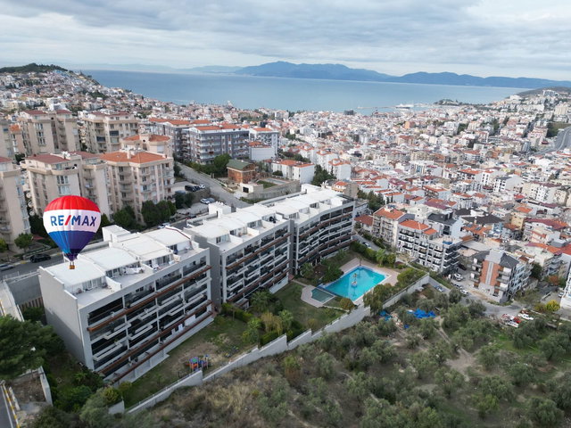 KUŞADASI’NDA EŞYALI 3+1 ÇİFT BANYO HAVUZLU DOĞALGAZLI KAPALI MUTFAKLI KİRALIK DAİRE