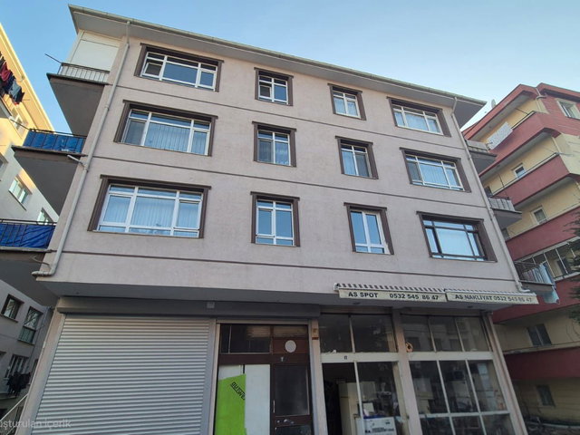 ETİMESGUT'TA ARA KATTA KİRALIK 3+1 DAİRE