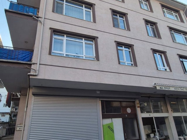 ETİMESGUT'TA ARA KATTA KİRALIK 3+1 DAİRE