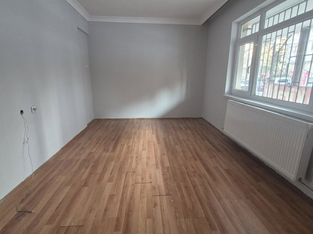 ETİMESGUT'TA ARA KATTA KİRALIK 3+1 DAİRE