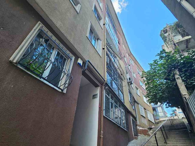 ÜSKÜDAR MERKEZDE SATILIK 2+1 DAİRE 75 M2 METRO- İSKELE 5 DAKİKA