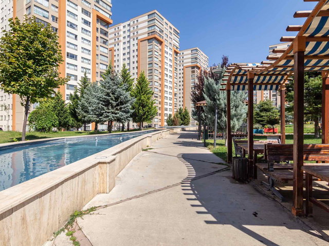 BAHÇEN ERYAMAN KONUTLARI’NDA SATILIK 4+1 LÜKS DAİRE