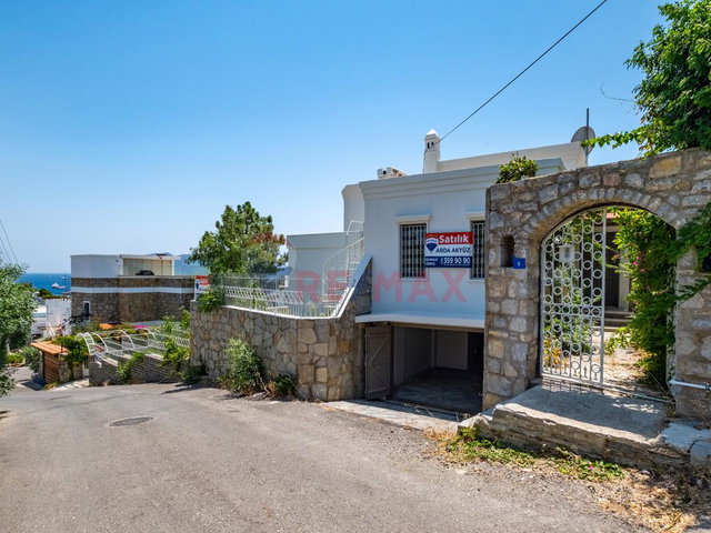 BODRUM ESKİÇEŞME'DE DENİZ MANZARALI 4+1 MÜSTAKİL VİLLA!