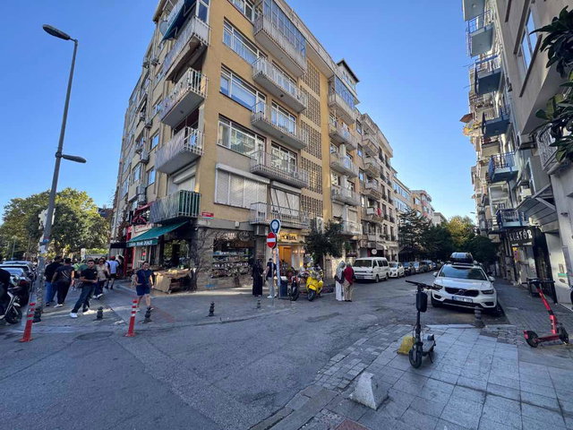 MODA CAFERAĞA'DA 176M2 NET 5+1 KİRALIK DAİRE