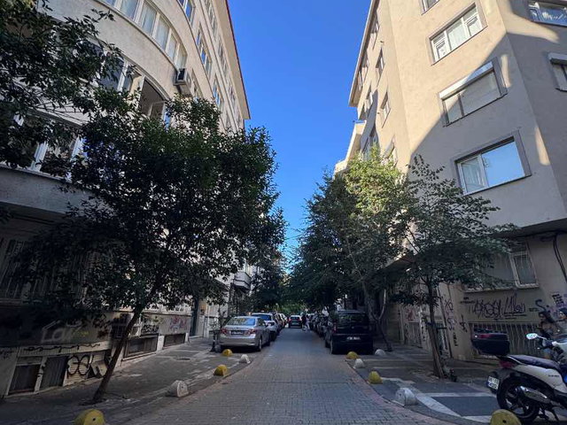 MODA CAFERAĞA'DA 176M2 NET 5+1 KİRALIK DAİRE