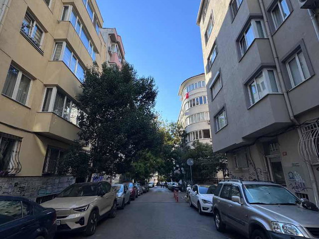 MODA CAFERAĞA'DA 176M2 NET 5+1 KİRALIK DAİRE