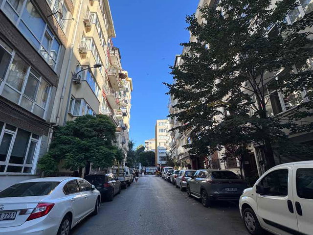 MODA CAFERAĞA'DA 176M2 NET 5+1 KİRALIK DAİRE