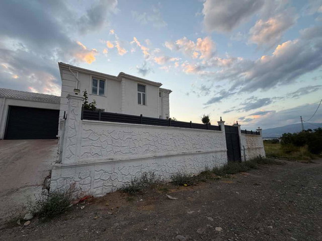 REMAX DEM'DEN IŞIKPINAR' DA 1000 M2 ARSA İÇİNDE SATILIK VİLLA