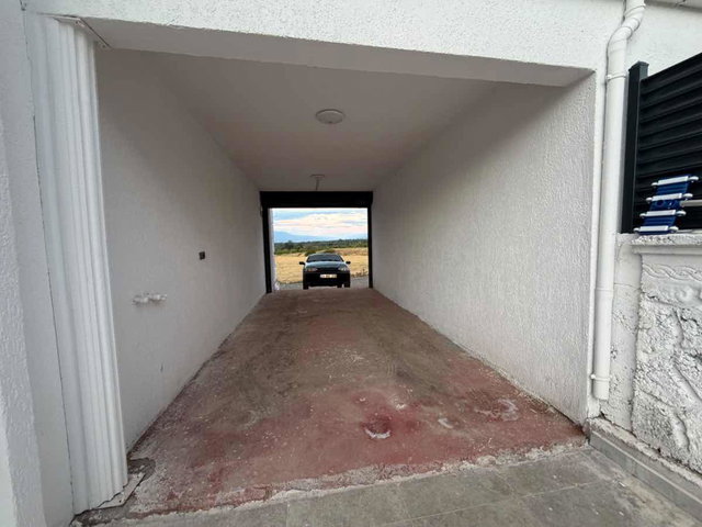 REMAX DEM'DEN IŞIKPINAR' DA 1000 M2 ARSA İÇİNDE SATILIK VİLLA