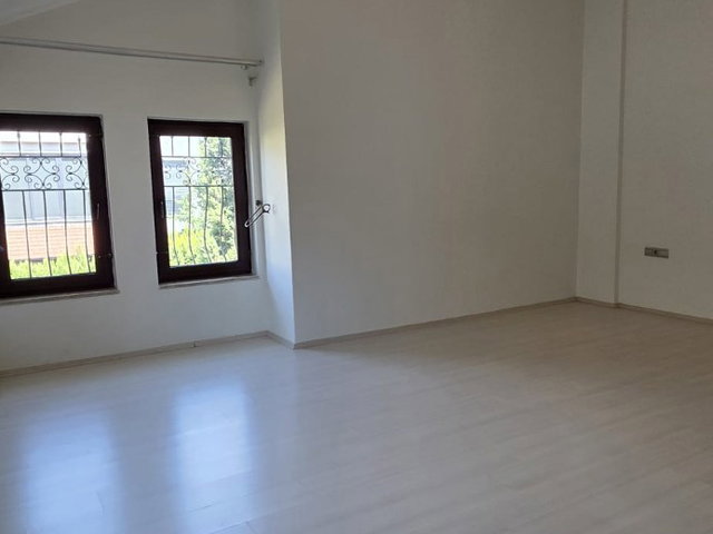 DENIZLI ALBAYRAK'TA 500 M2 ARSA IÇINDE VILLA