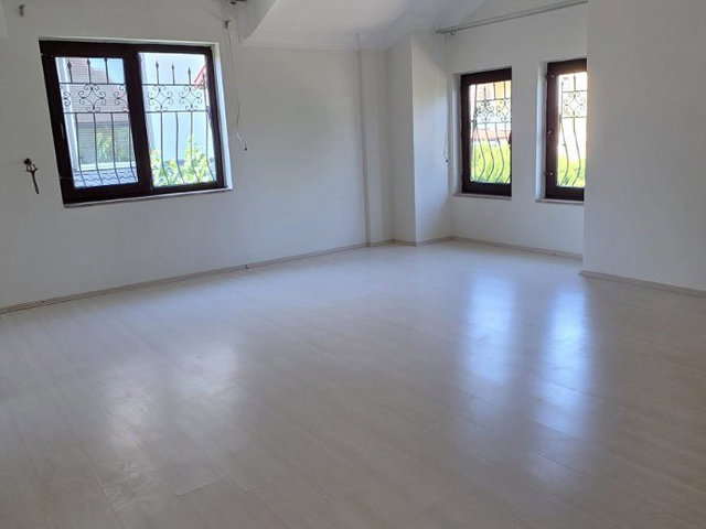 DENIZLI ALBAYRAK'TA 500 M2 ARSA IÇINDE VILLA