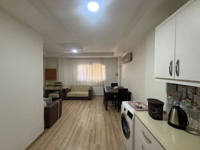 REMAX RİNA'DAN BAHÇELİEVLER'DE KİRACILI YATIRIMLIK 1+1