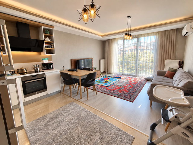 BEYLIKDÜZÜ KALEKENT SITESI  VADI CEPHE 1+1  KİRACILI KREDIYE UYGUN