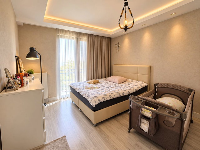BEYLIKDÜZÜ KALEKENT SITESI  VADI CEPHE 1+1  KİRACILI KREDIYE UYGUN